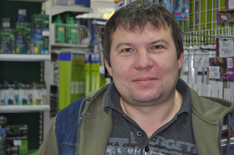 Первый покупатель супермаркета Аква Лого на Юго-западе Сергей Орехов
