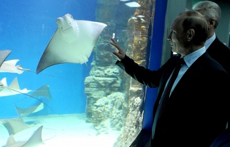 Владимир Путин в океанариуме Москвариум, построенном Аква Лого инжиниринг