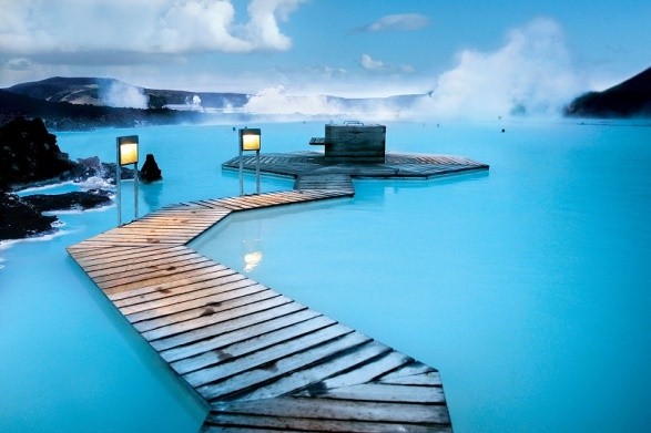 Природный спа-бассейн в Исландии