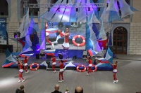 Приветствие участникам и посетителям фестиваля было подготовлено в спортивном стиле в честь зимней Олимпиады "Сочи-2014"