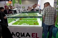 Оригинальное футбольное поле на стенде Aquael пользовалось огромной популярностью