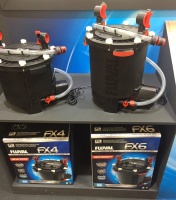 Канистровый высокопроизводительный фильтр Fluval FX4 - новинка компании Hagen - младший брат уже известного на российском рынке Fluval FX6, который был представлен в обновленной версии (шланги перестали быть гофрированными) Канистровый высокопроизводительный фильтр Fluval FX4 - новинка компании Hagen - младший брат уже известного на российском рынке Fluval FX6, который был представлен в обновленной версии (шланги перестали быть гофрированными)