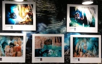 Также можно было увидеть постеры с подводными и надводными фотографиями дайвинга в пещерах